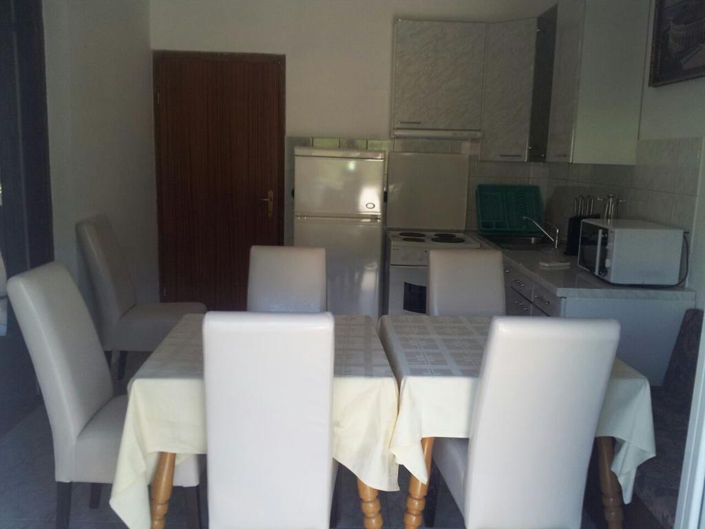 Apartments Jaca Banjol Стая снимка